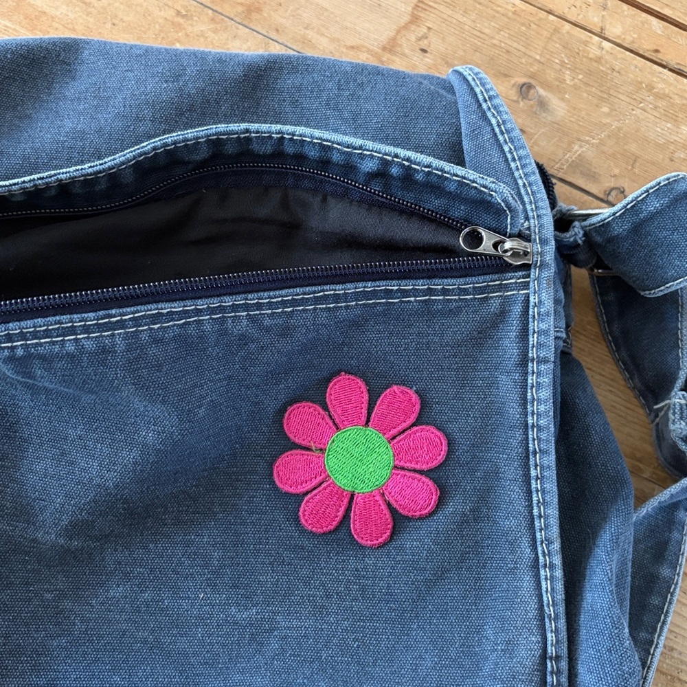 Bongo Denim Crossbody Messenger Bag with Fun Patches Hippie Boho fun! - Picture 9 of 11